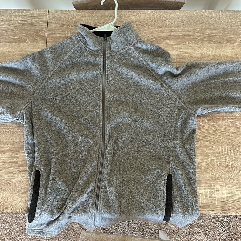 Gently Used Large Gray Men’s Fleece